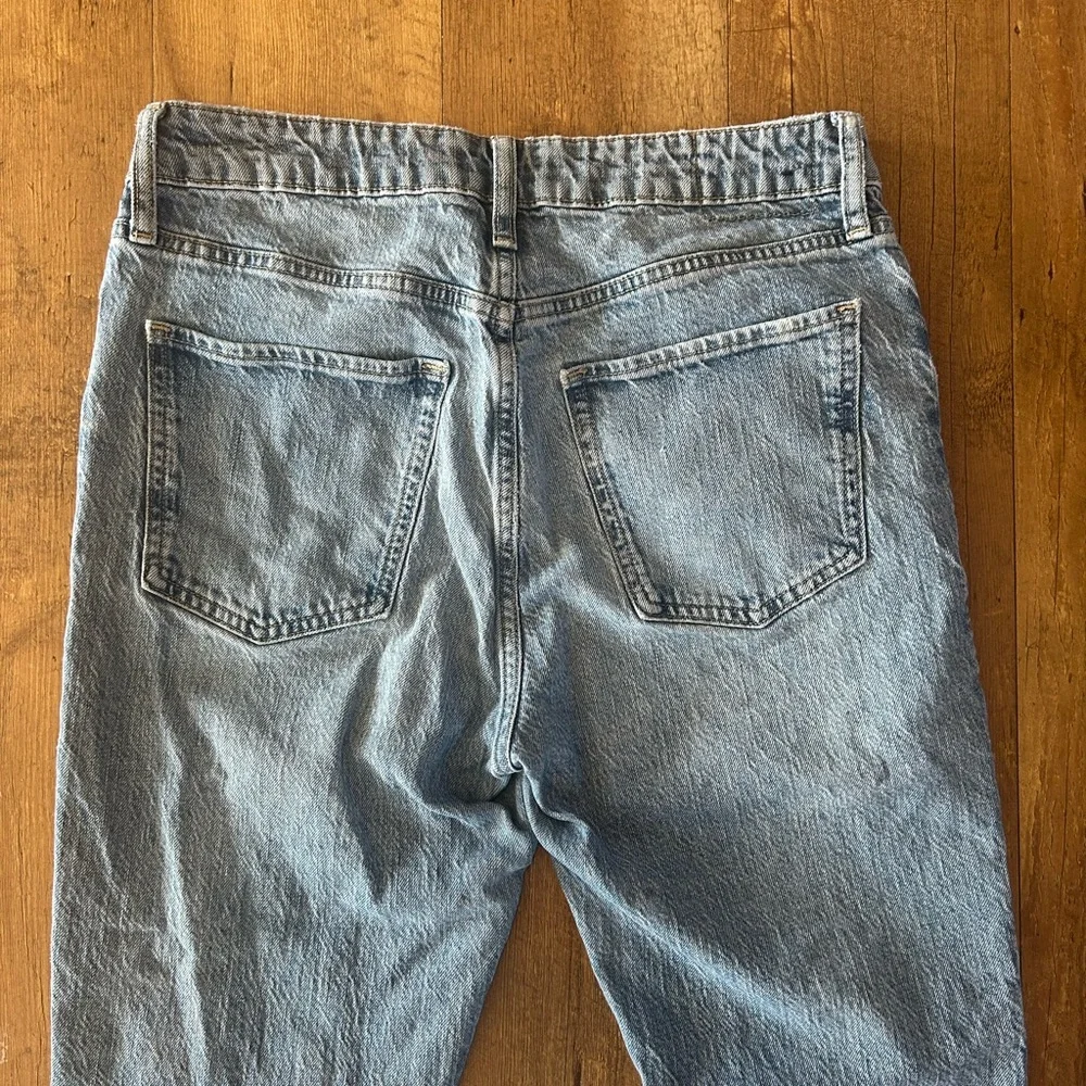 GAP Universal Slim Boyfriend Jeans 6/28 Light Wash Raw Hem Cropped - Picture 8 of 9